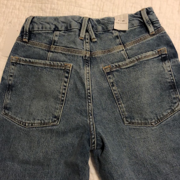 Good American Jeans - Picture 3 of 4